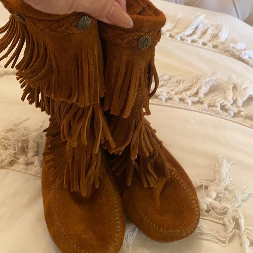 Big kids Minnetonka fringe moccasins